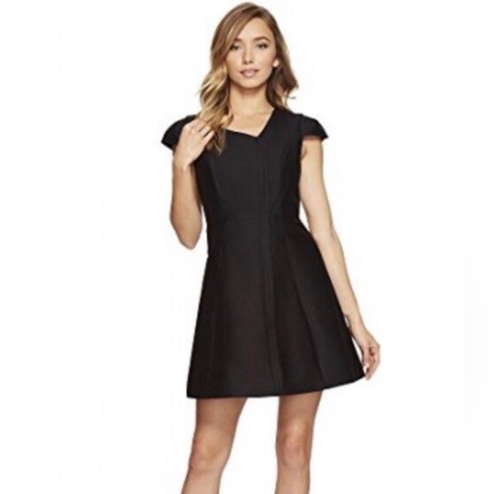 NWOT Halston Heritage Black Mini Cocktail Dress with Cap Sleeves Size 4